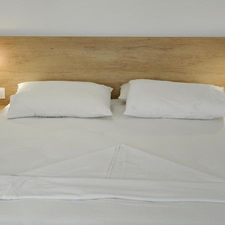 Christina Hotel Adelianos Kampos Extérieur photo