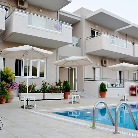 Christina Hotel Adelianos Kampos Extérieur photo