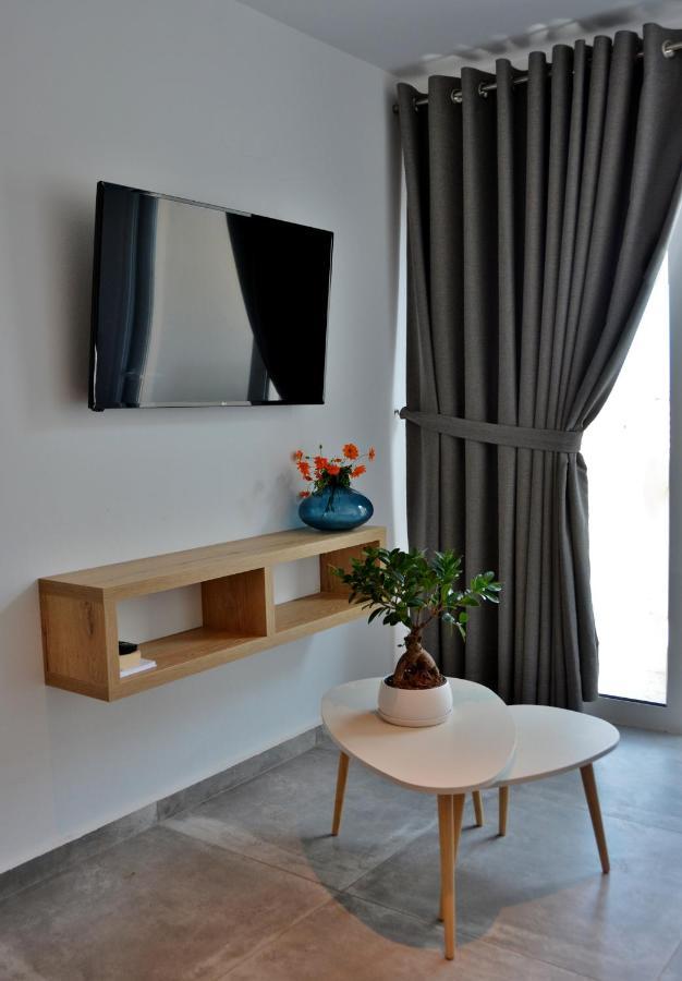 Christina Hotel Adelianos Kampos Extérieur photo
