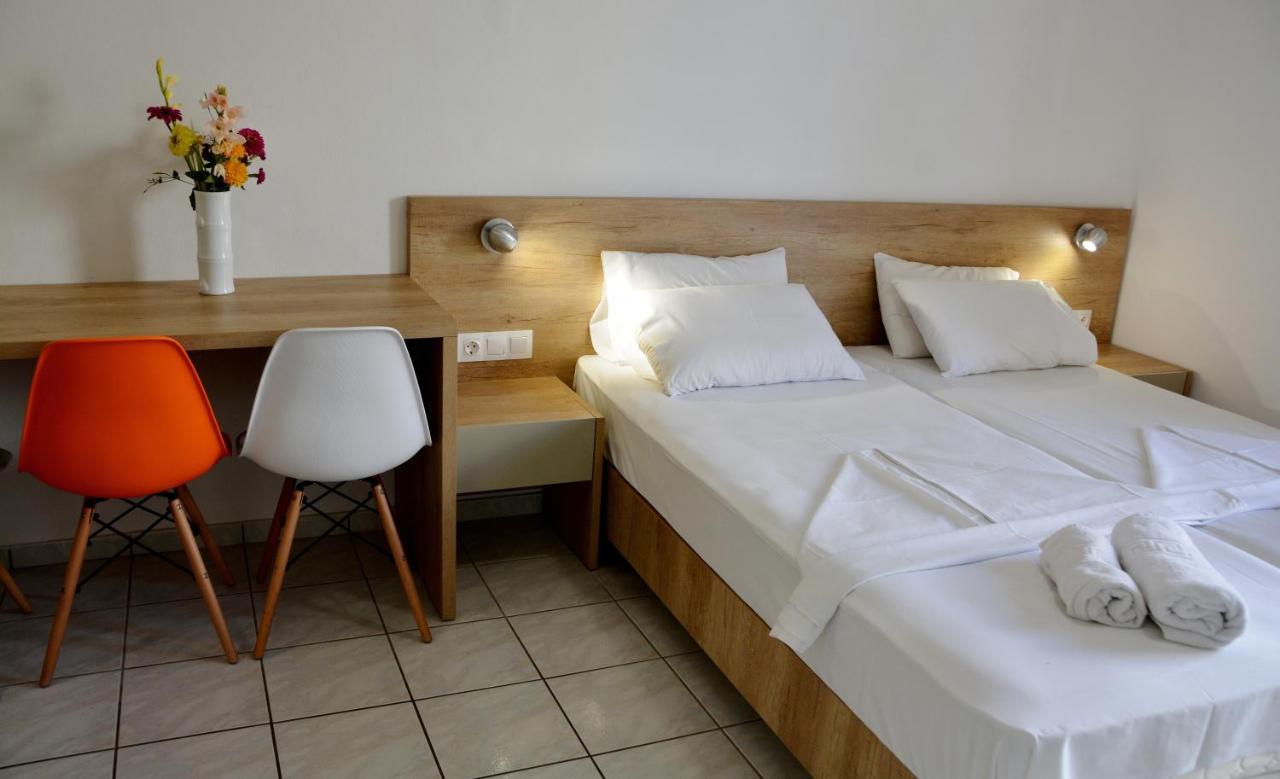 Christina Hotel Adelianos Kampos Extérieur photo