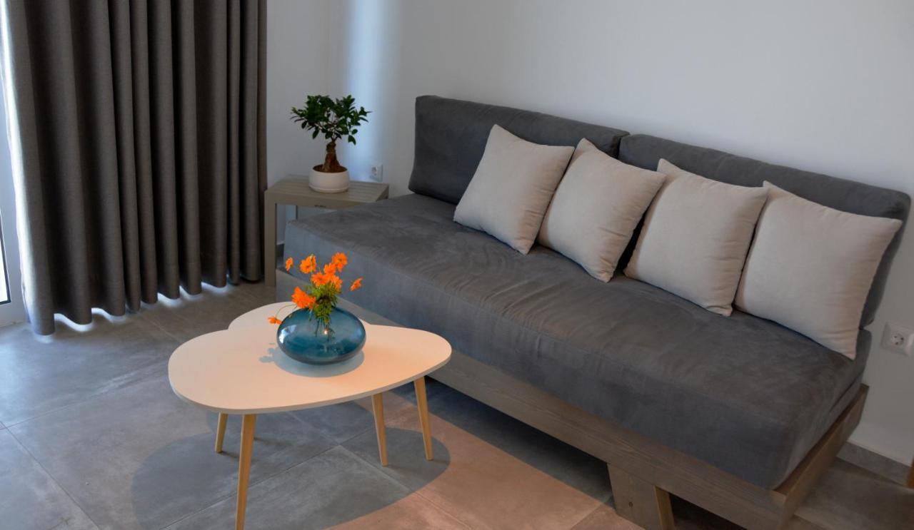 Christina Hotel Adelianos Kampos Extérieur photo