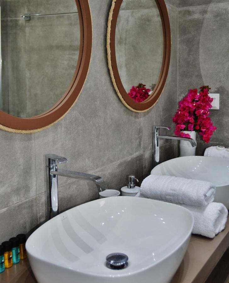 Christina Hotel Adelianos Kampos Extérieur photo
