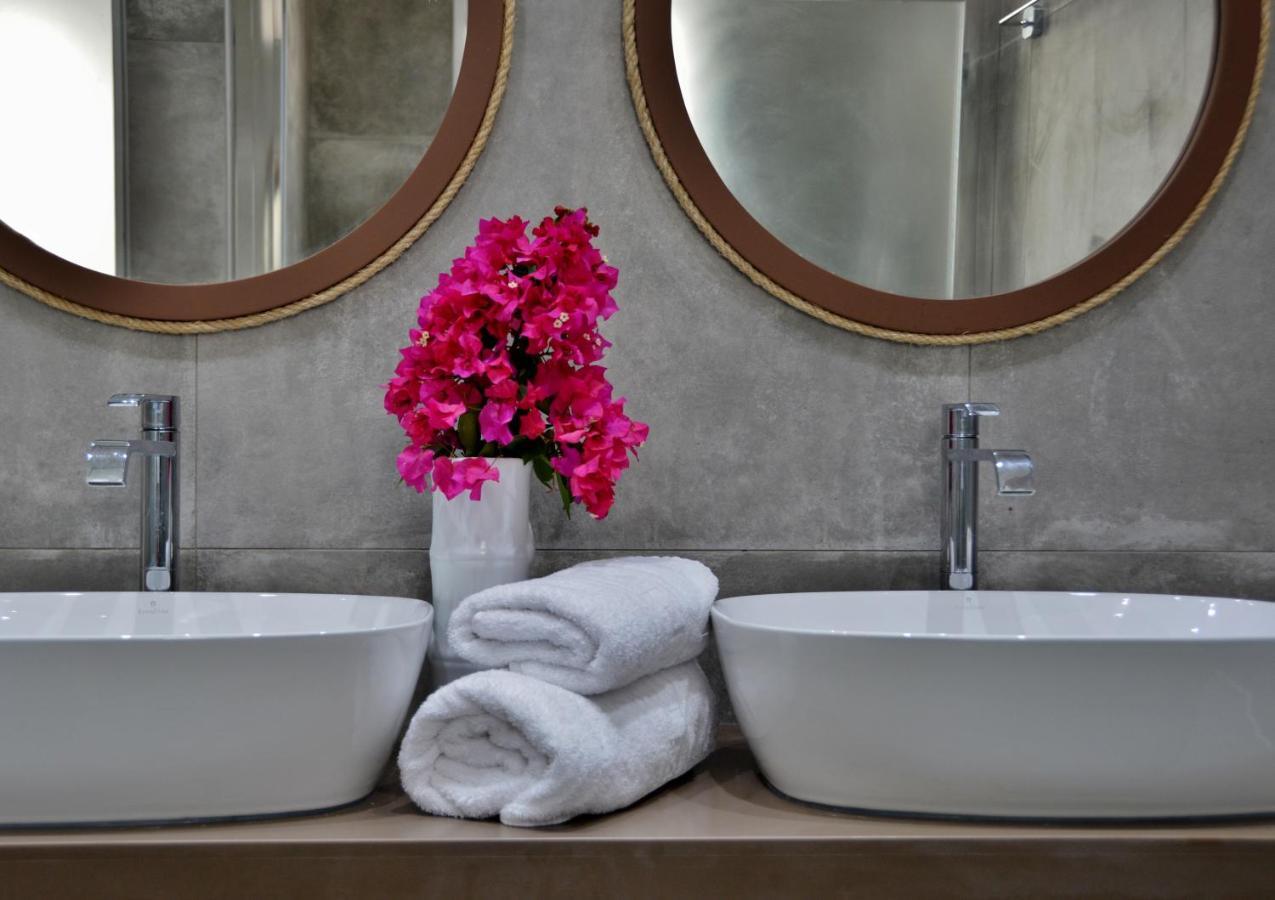 Christina Hotel Adelianos Kampos Extérieur photo